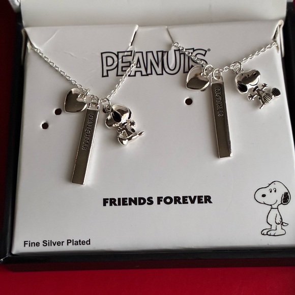 Peanuts Jewelry - Peanuts Silver Necklace Set with Snoopy Charms